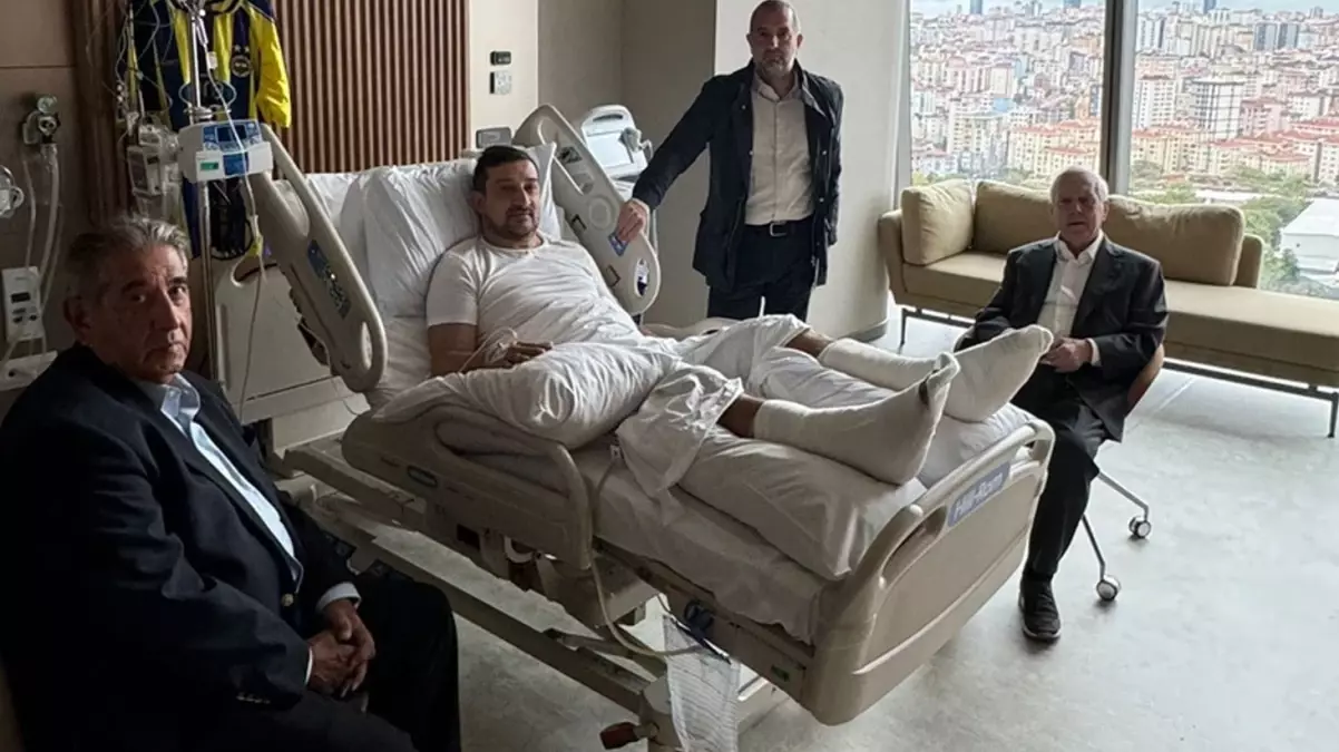 “Baba” dediği Aziz Yıldırım, Serhat Akın’ı yalnız bırakmadı