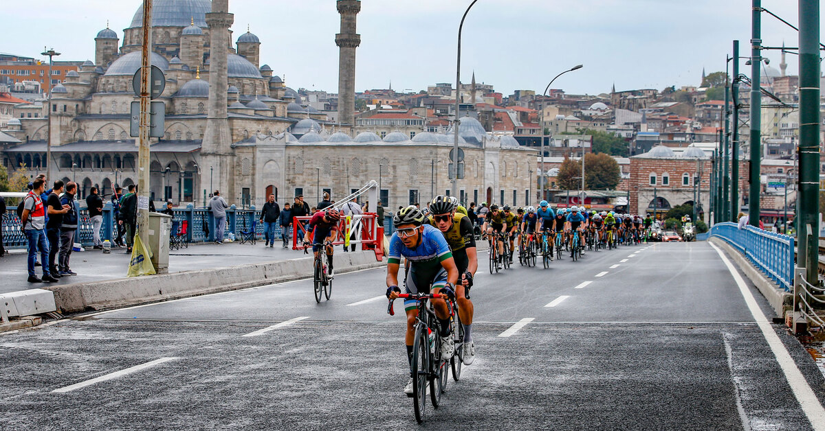 Tour of İstanbul: Şehrin hem uzağında hem de içinde