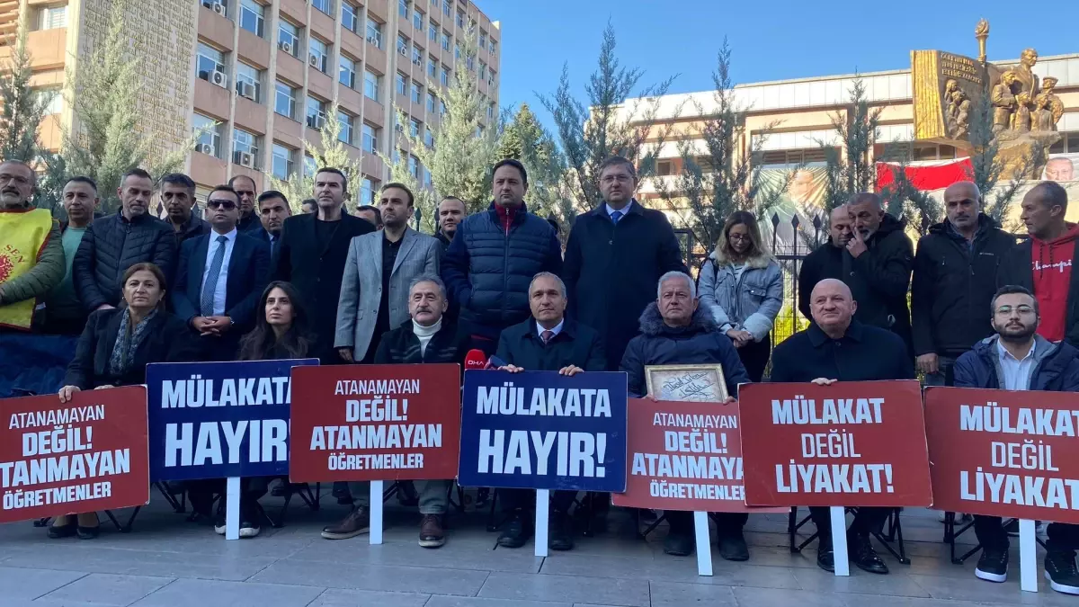 CHP’den Öğretmen Atamalarına Protesto