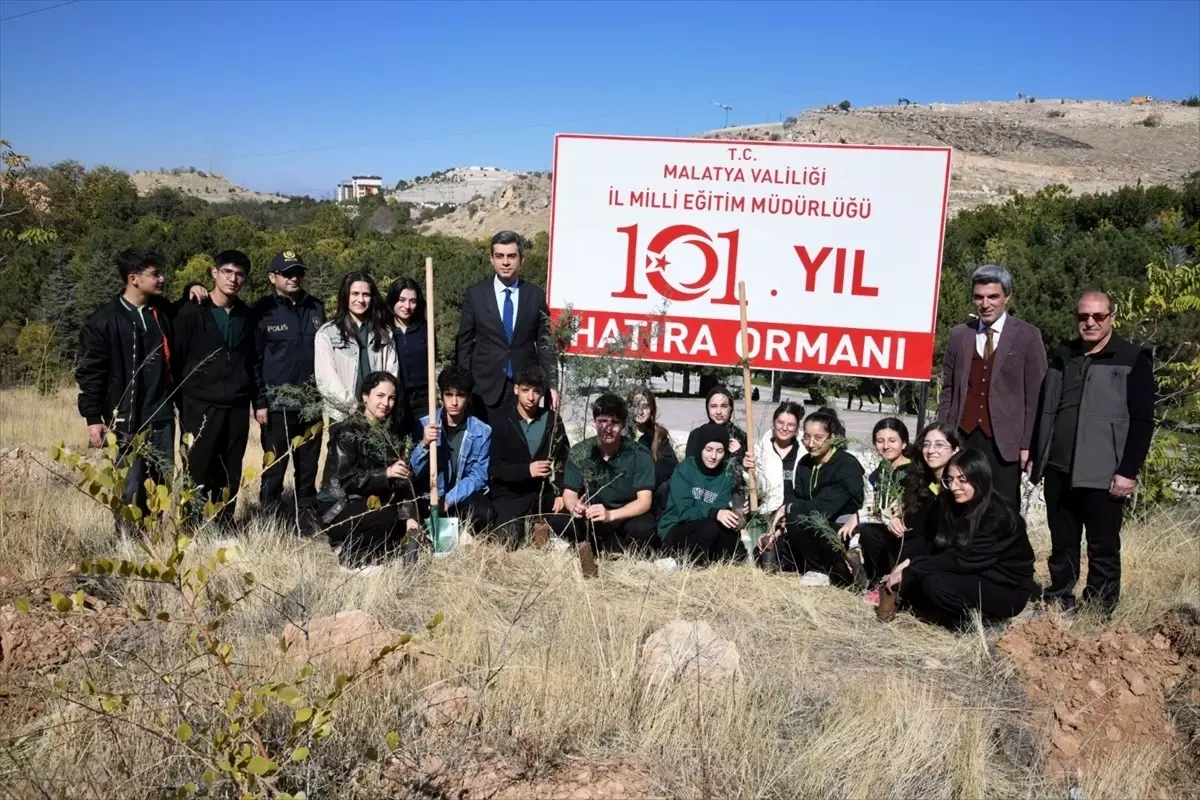 Malatya’da Cumhuriyet Bayramı Fidan Dikimi