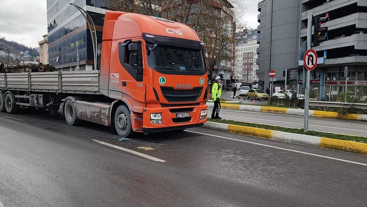 Zonguldak’ta Tır Çarpması: 1 Ağır Yaralı