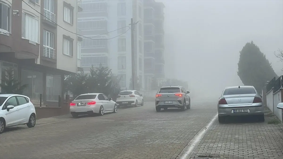 Çorlu’da Yoğun Sis Trafiği Olumsuz Etkiledi