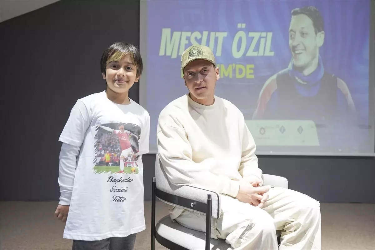 Küçük Başkan, Mesut Özil’i Okula Getirdi